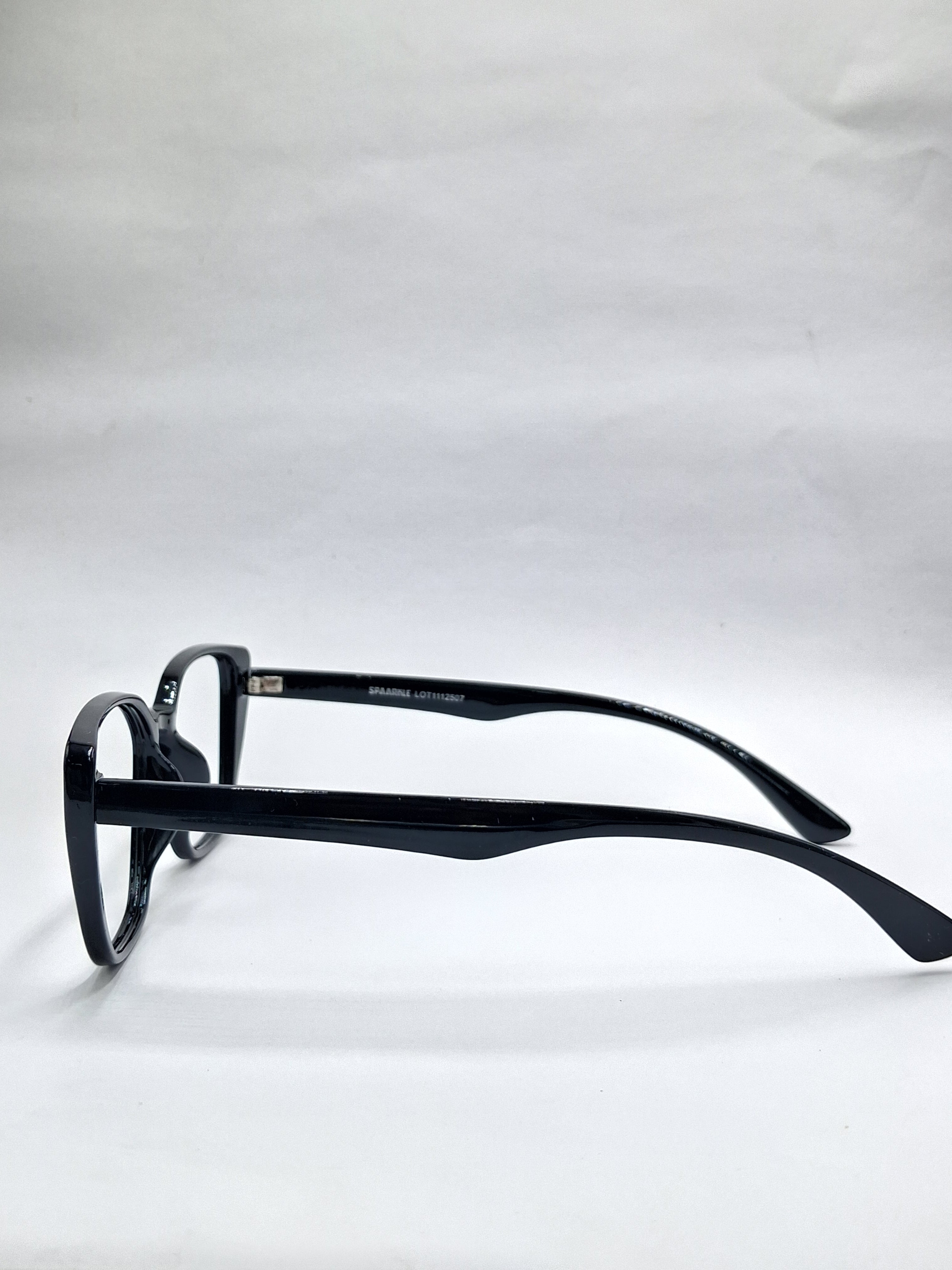 vision plus black frame
