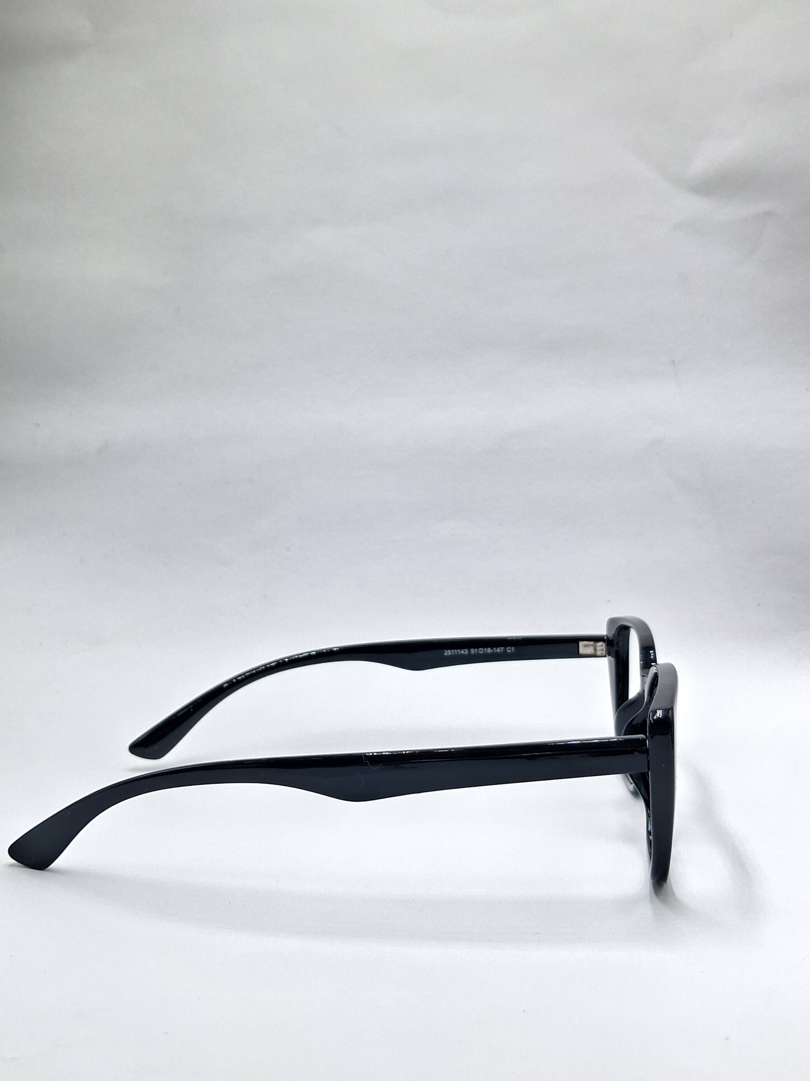 vision plus black frame
