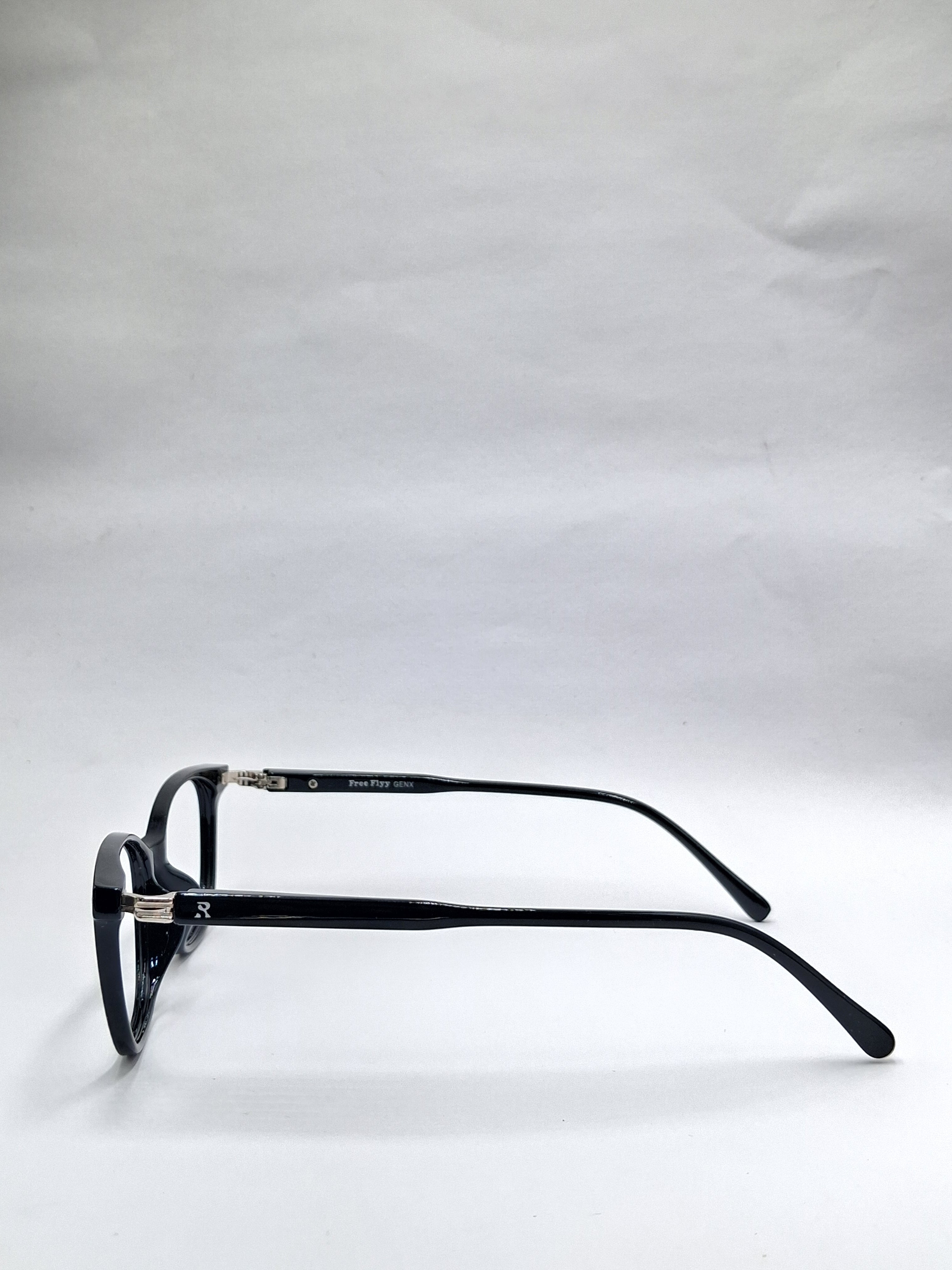 vision plus glossy black frame