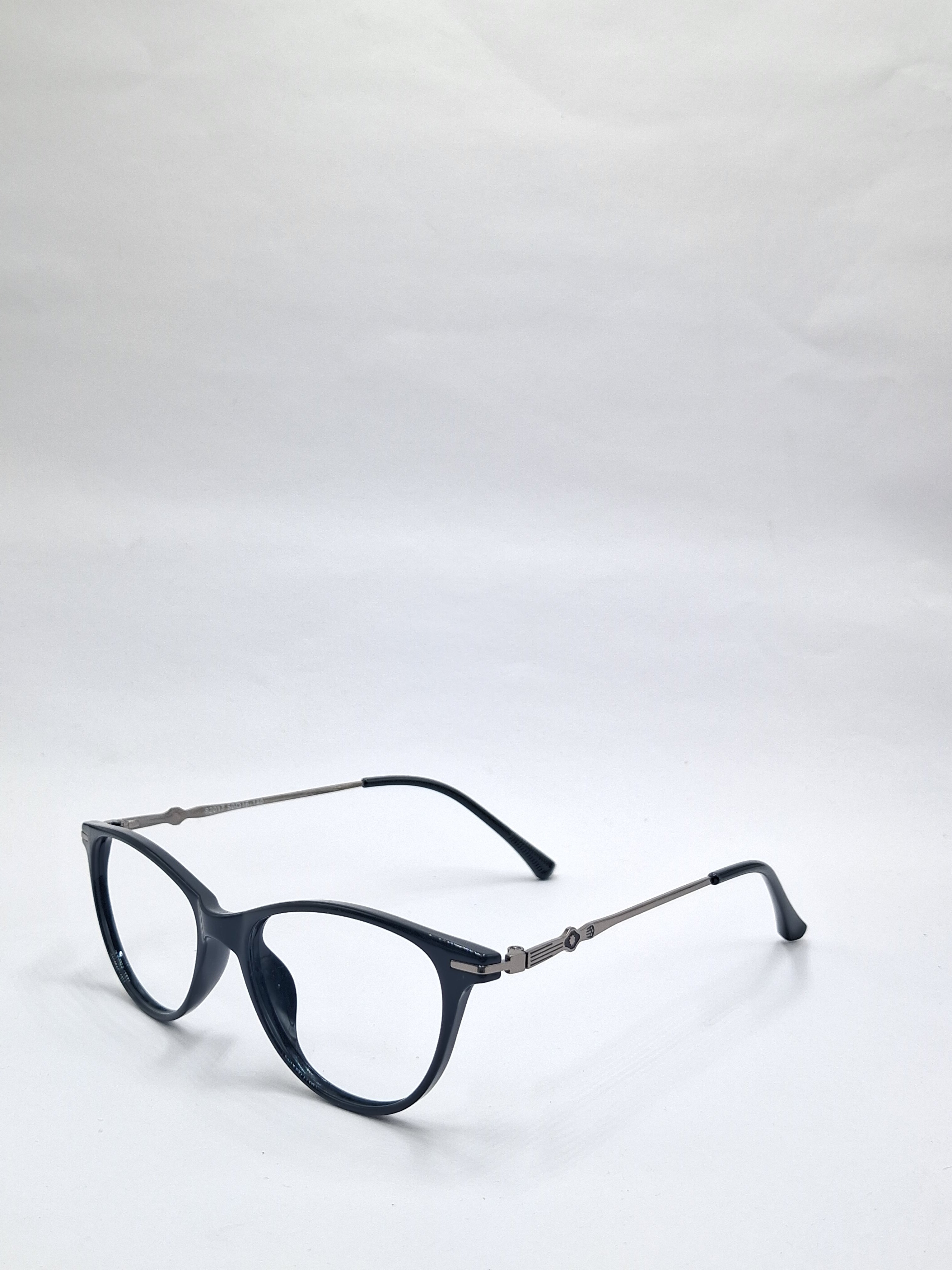 vision plus glossy all black with metal frame