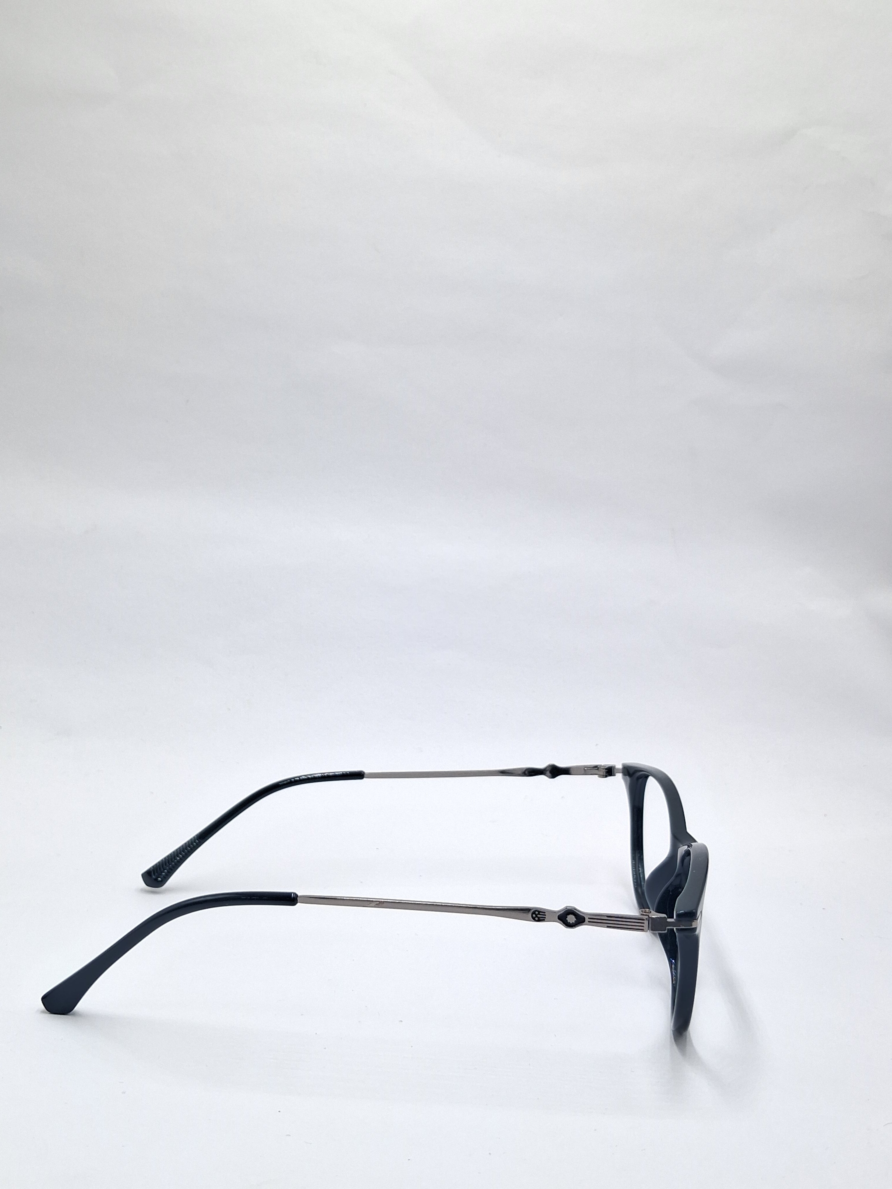 vision plus glossy all black with metal frame