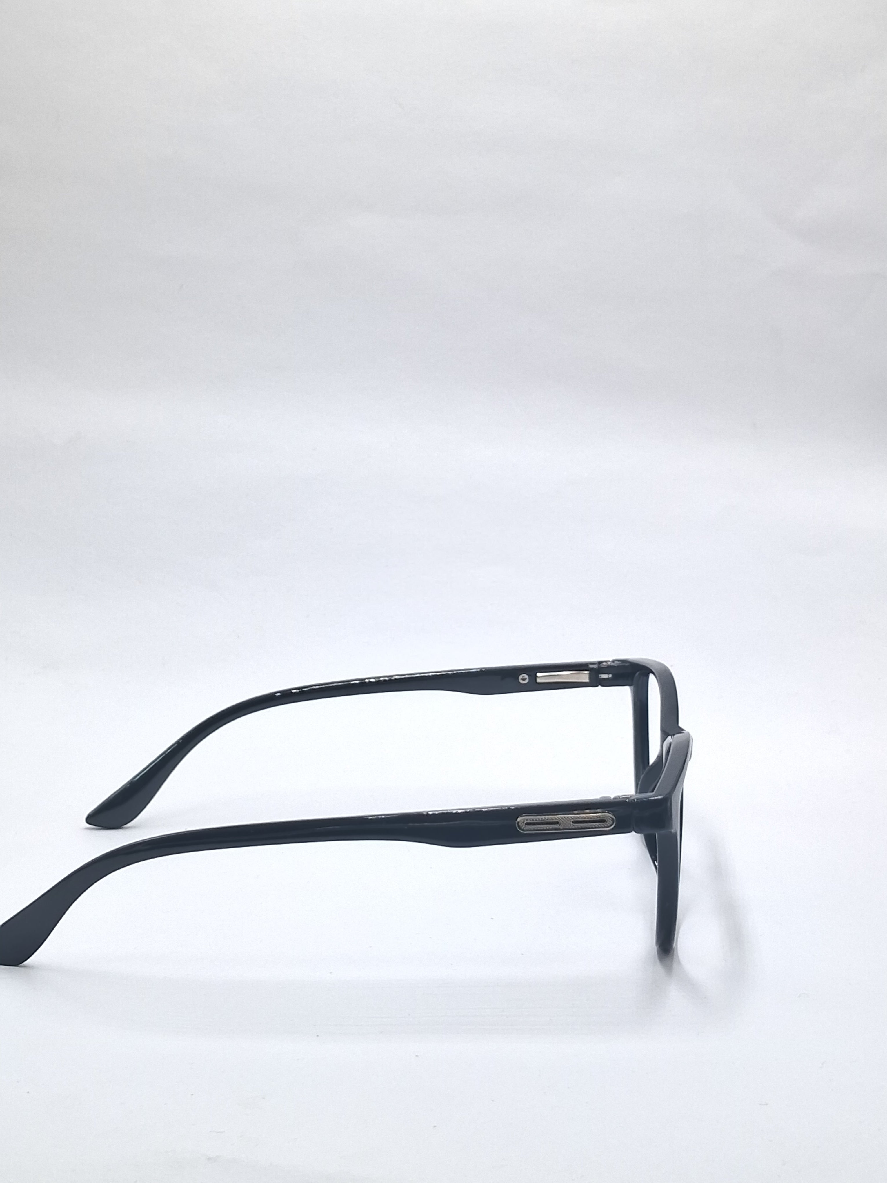 vision plus glossy black frame