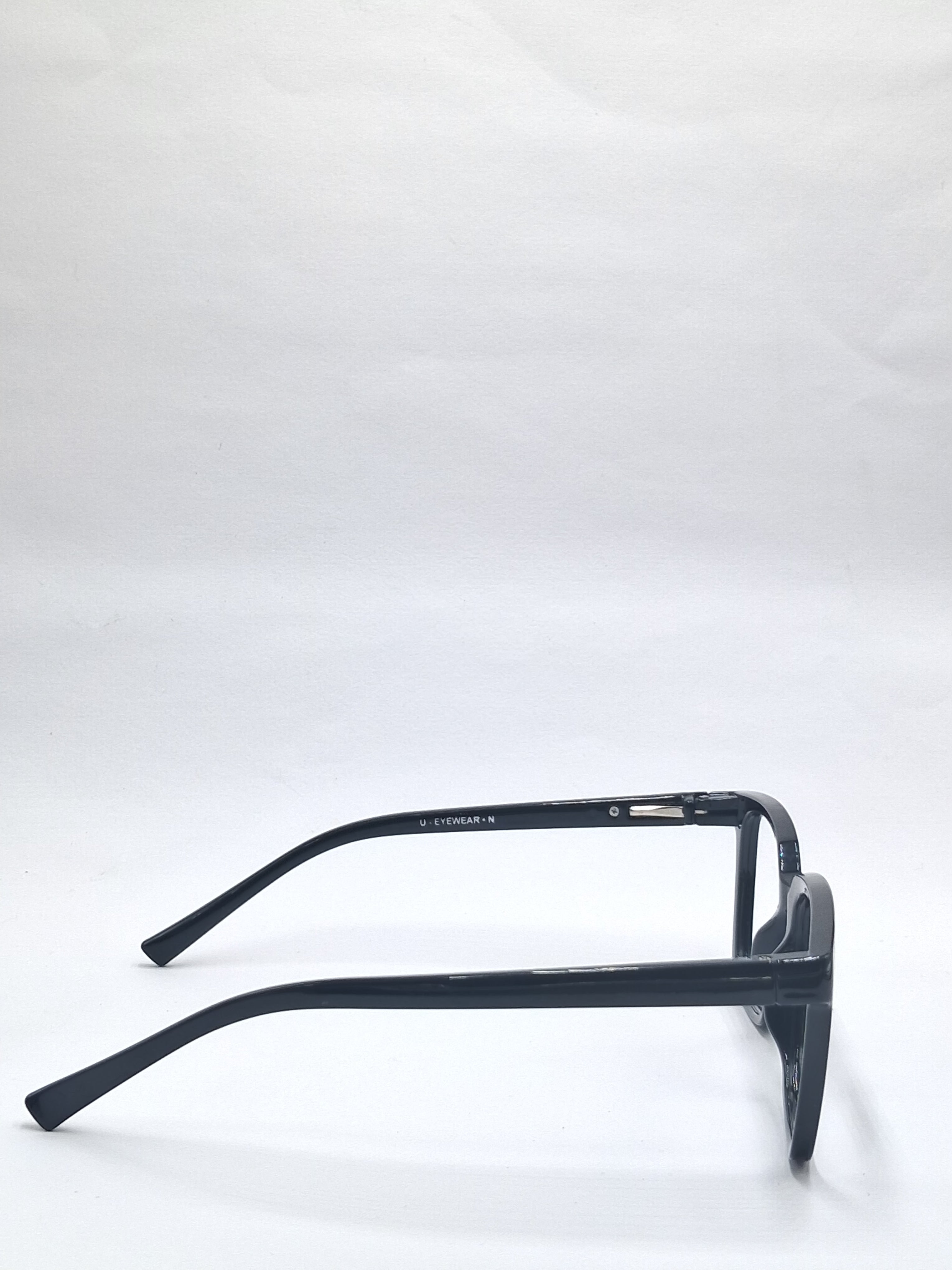 vision plus glossy black frame