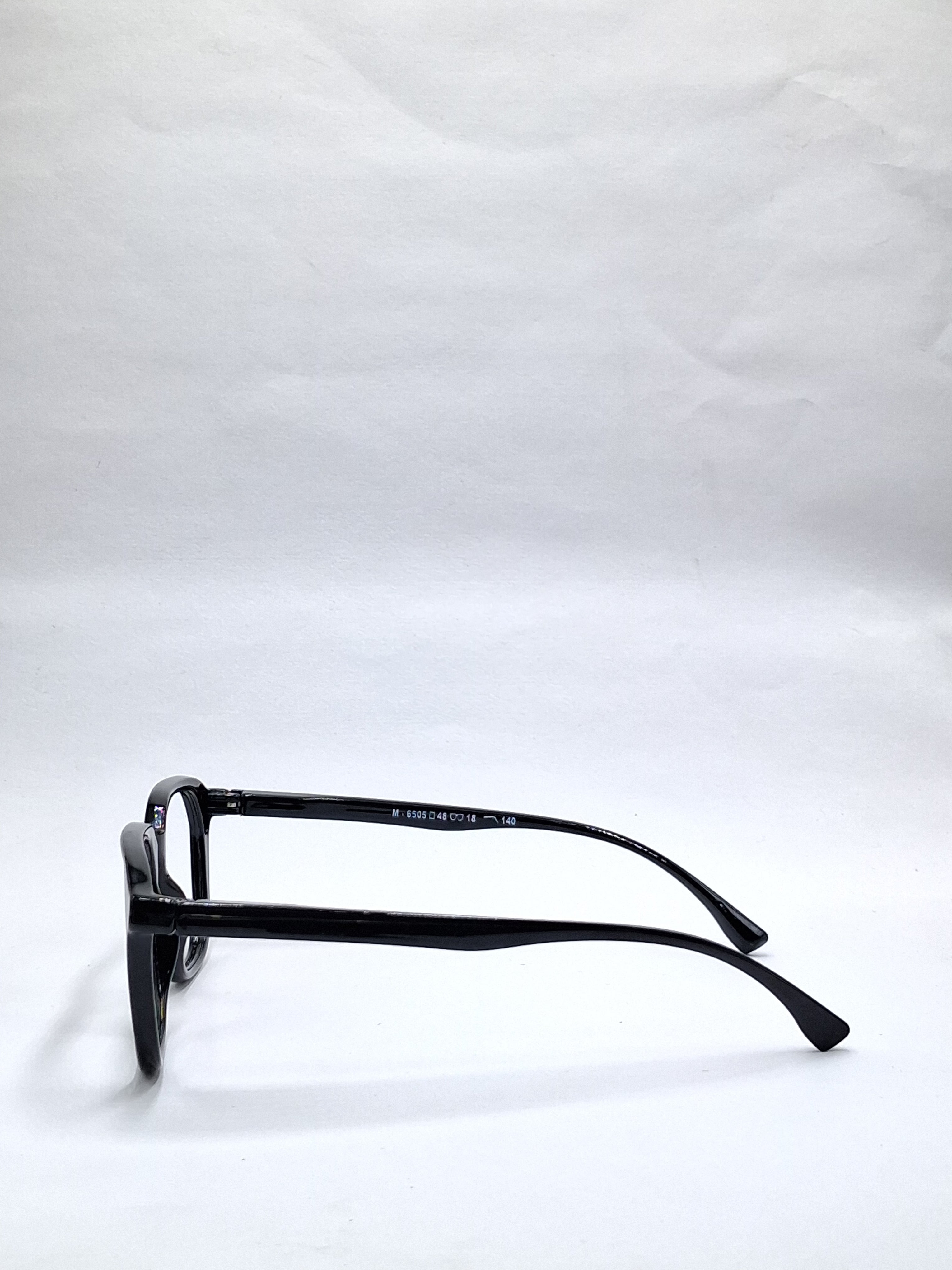 vision plus glossy black frame