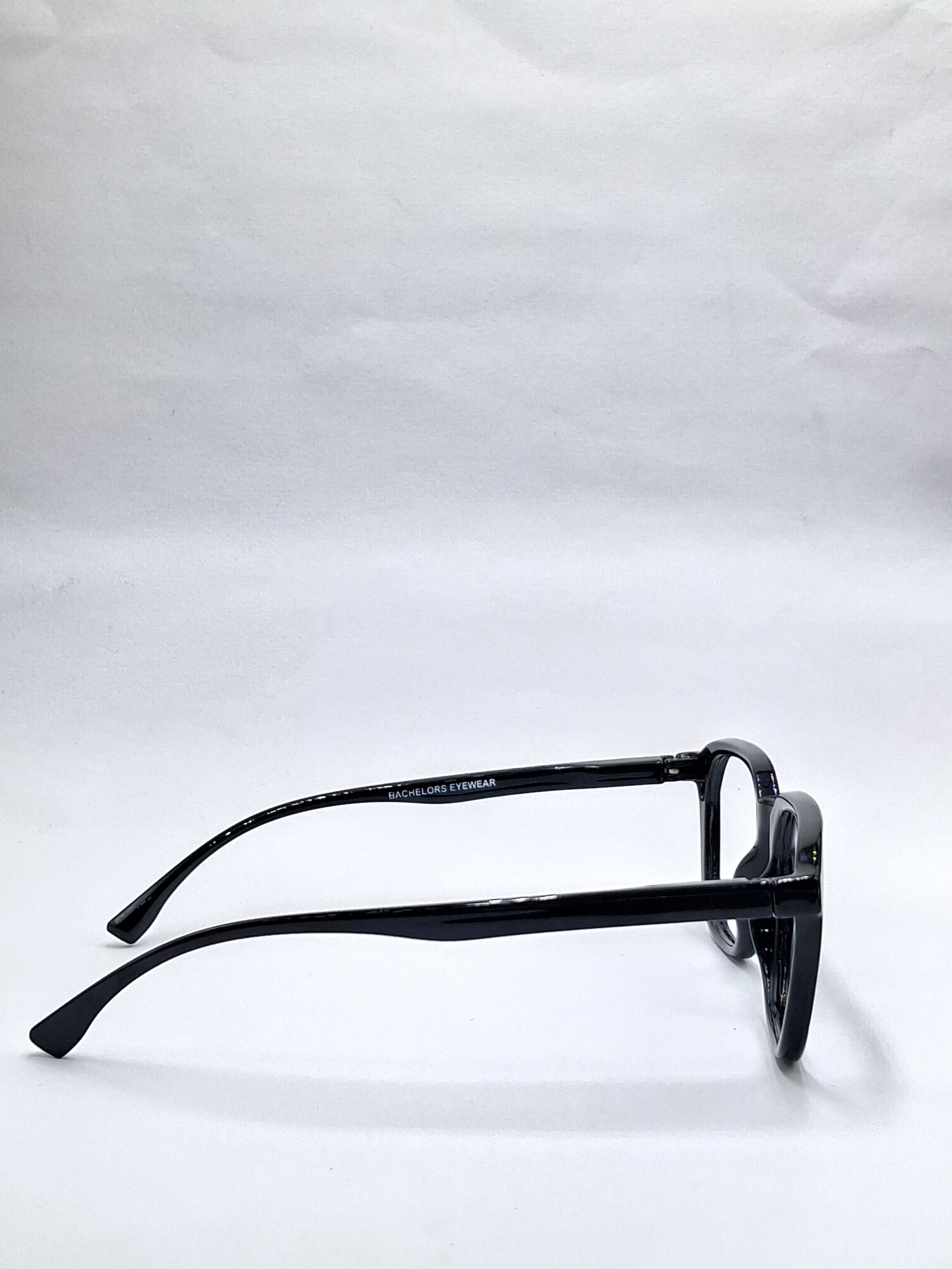 vision plus glossy black frame