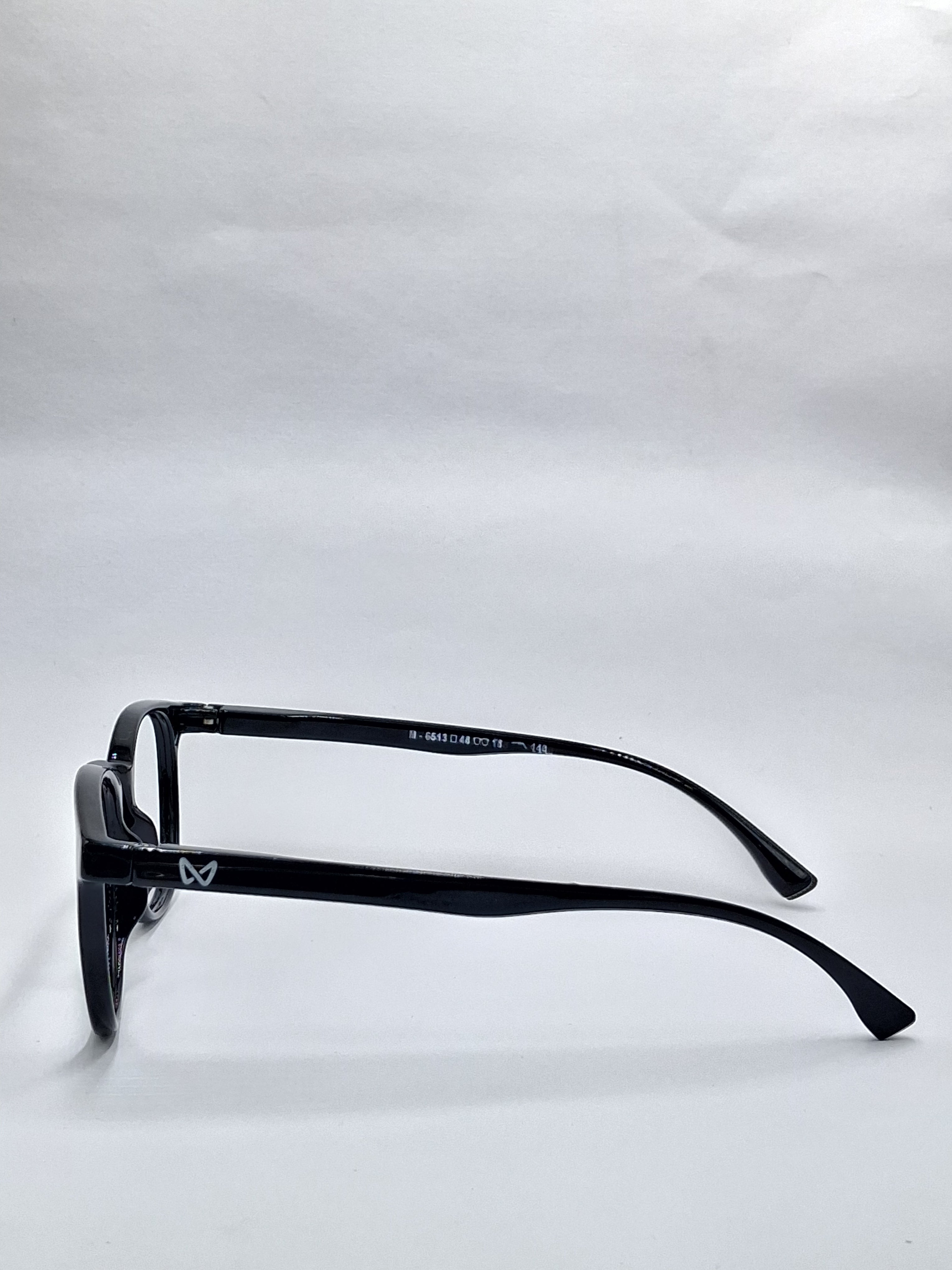 vision plus glossy black frame