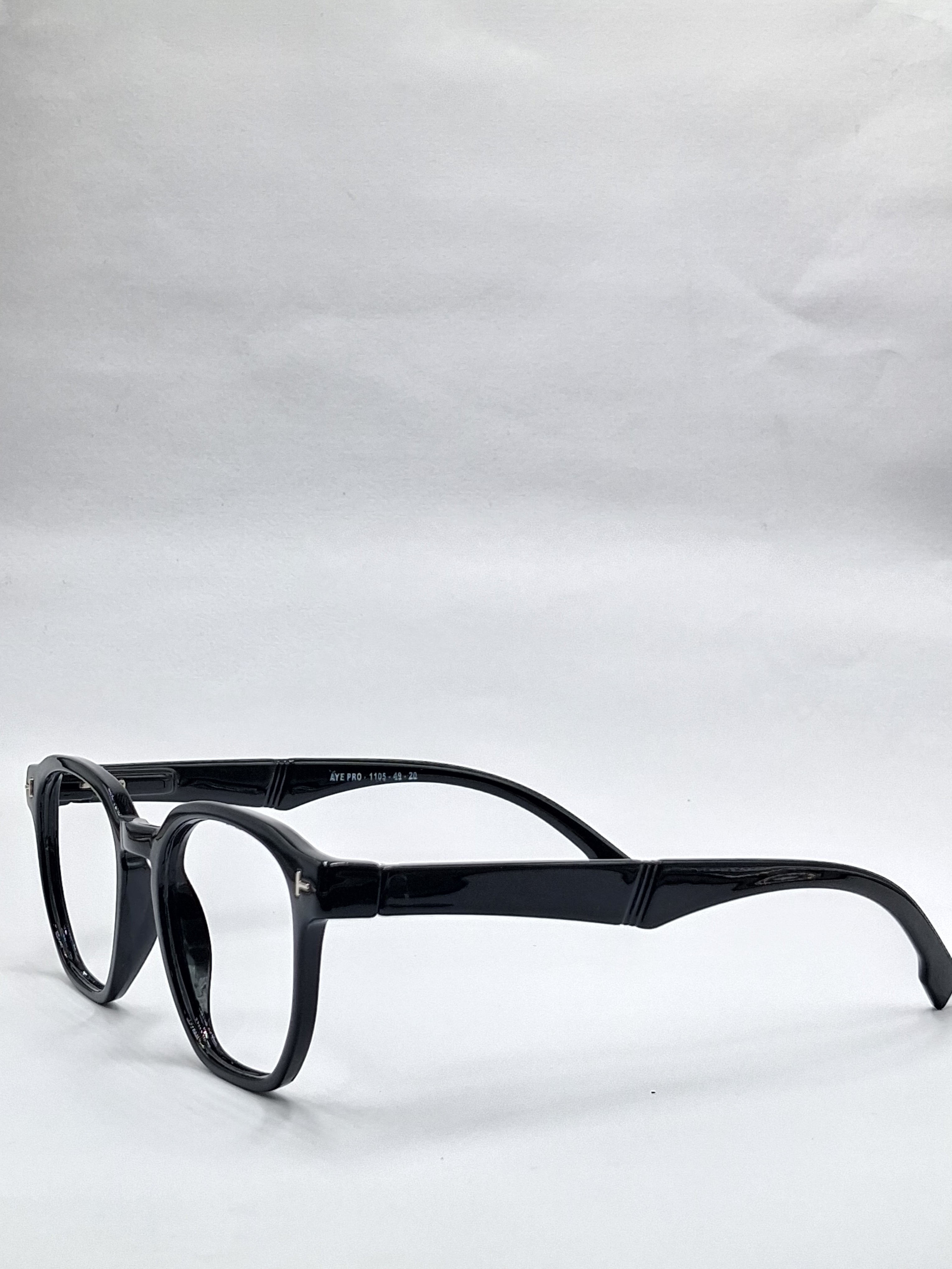 vision plus glossy black frame