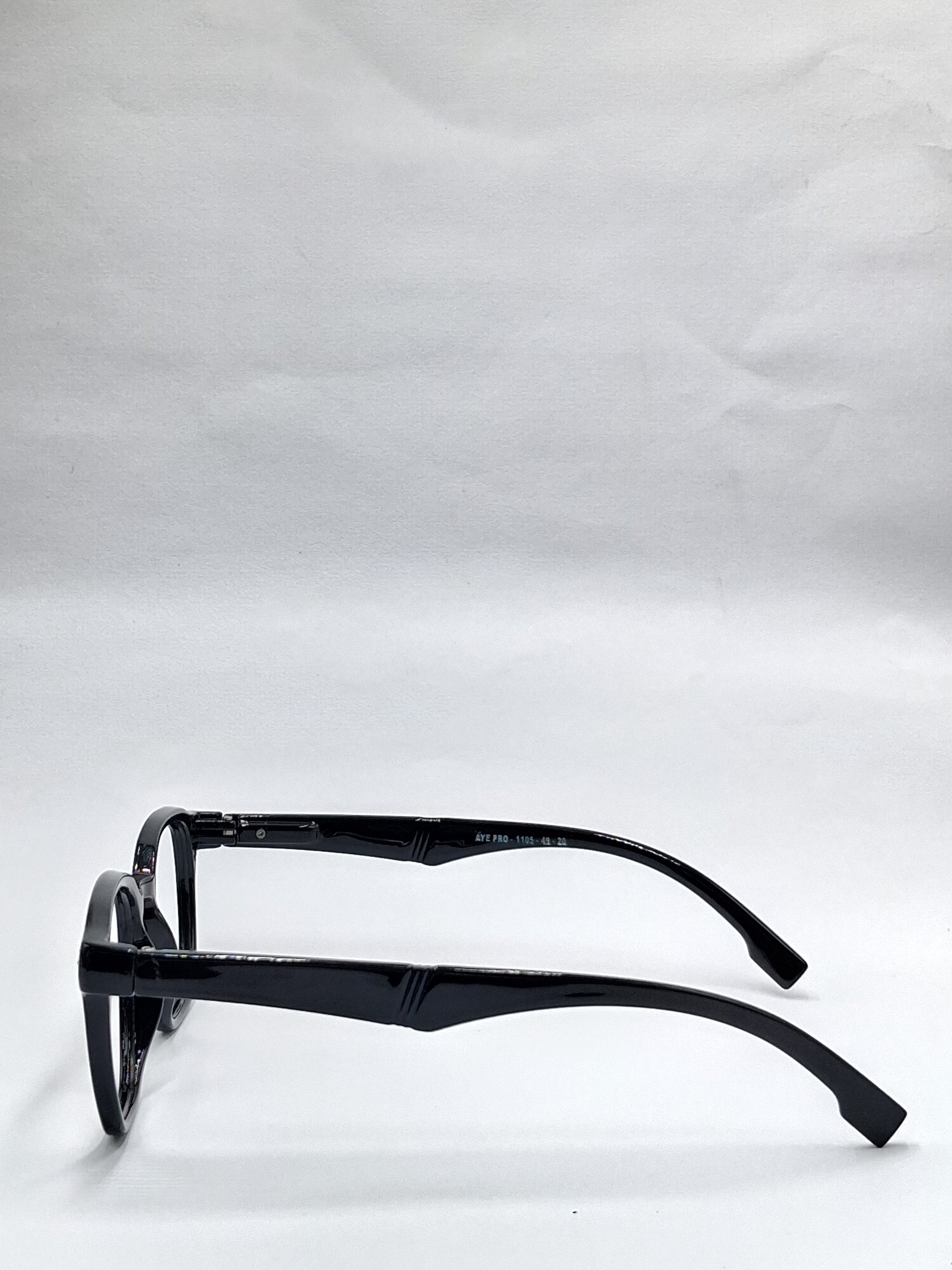 vision plus glossy black frame