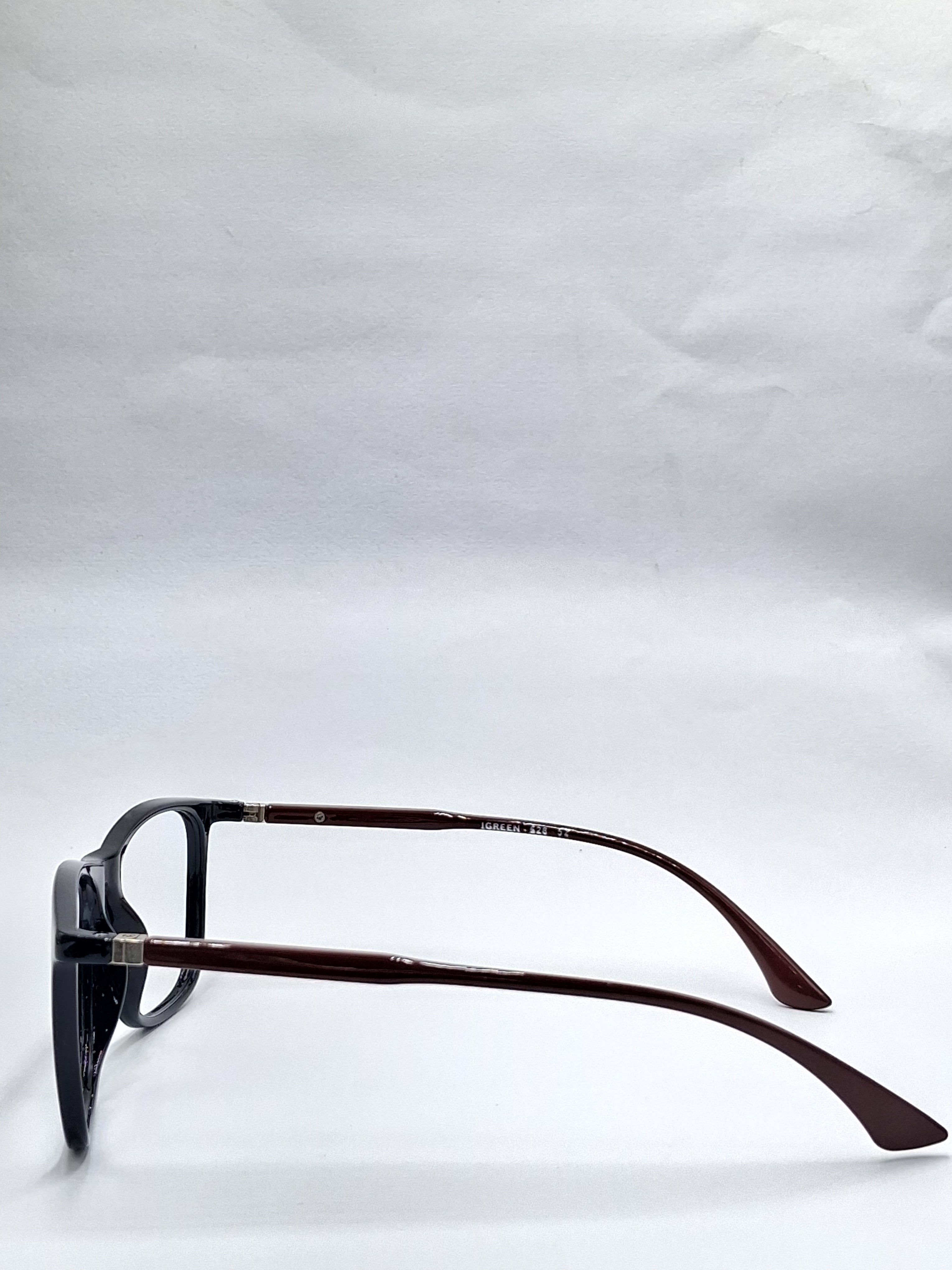 vision plus glossy black with maroon stick frame