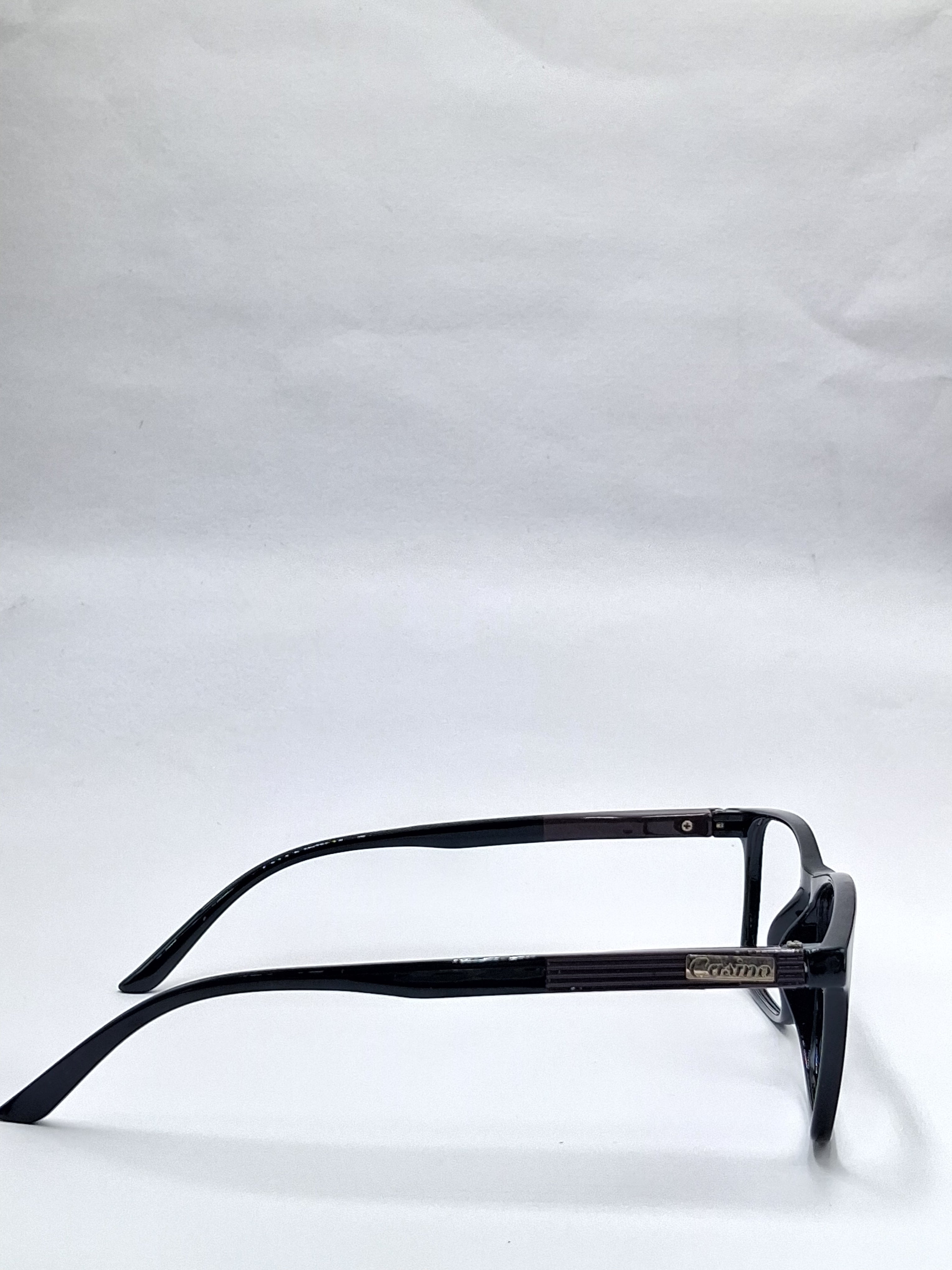 vision plus glossy black frame