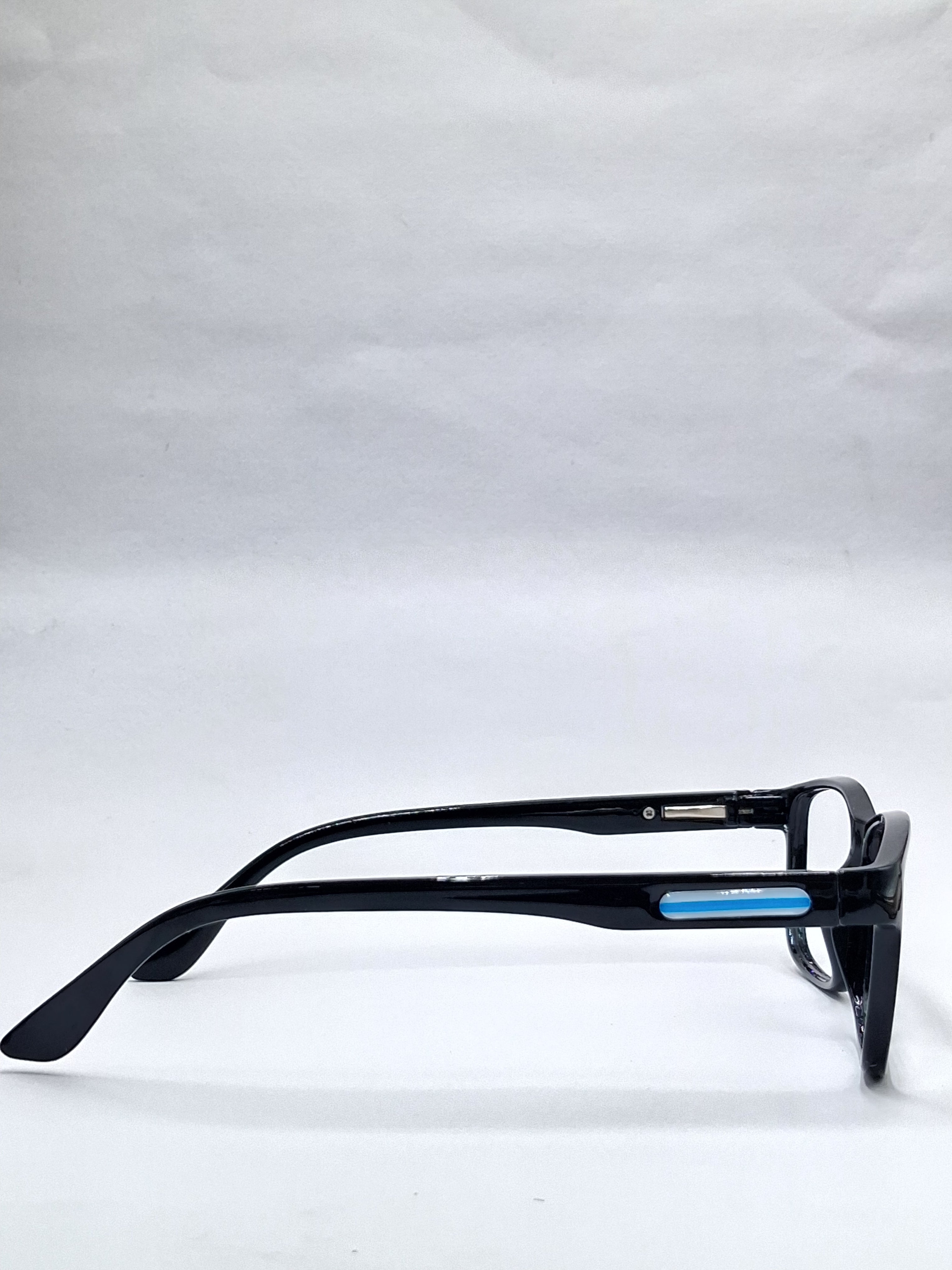vision plus glossy black frame