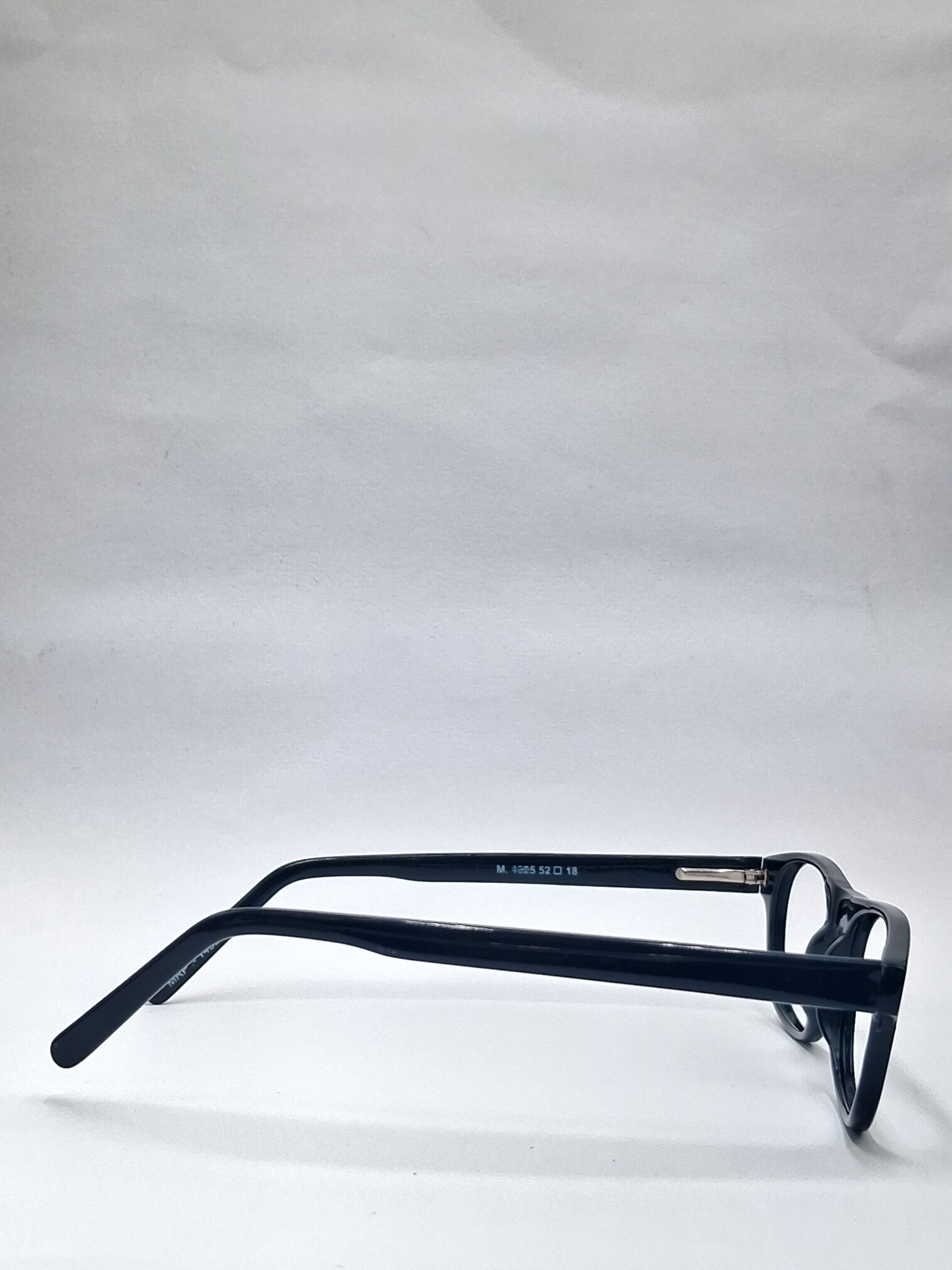 vision plus glossy black frame