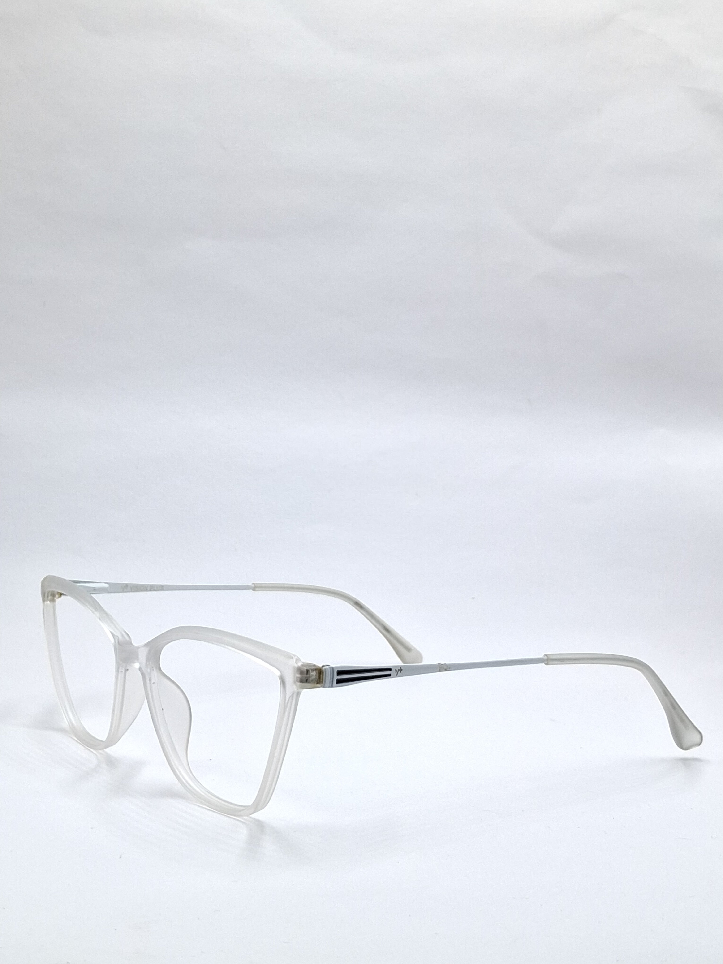 vision plus matte crystal white with metal stick frame