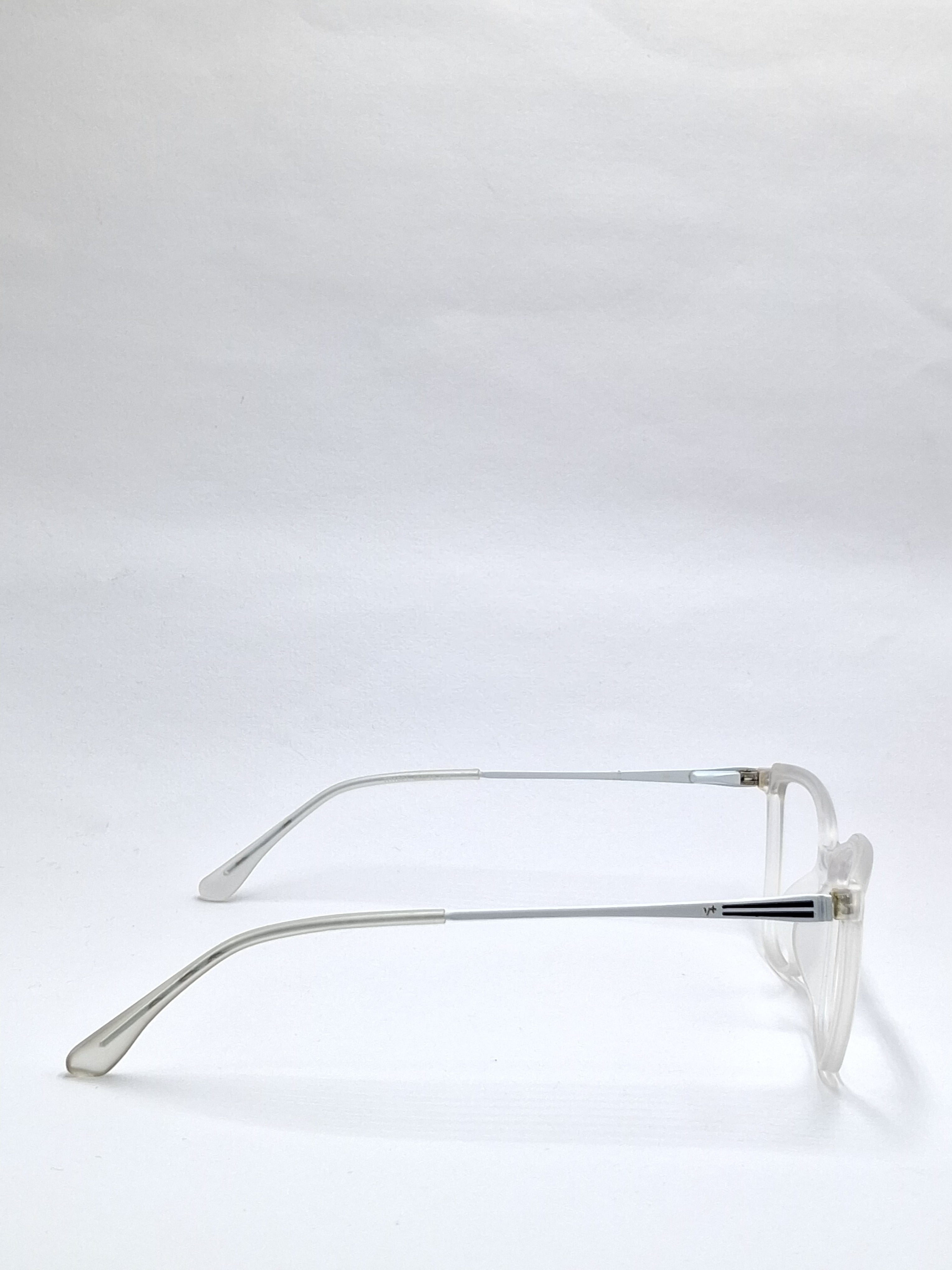 vision plus matte crystal white with metal stick frame