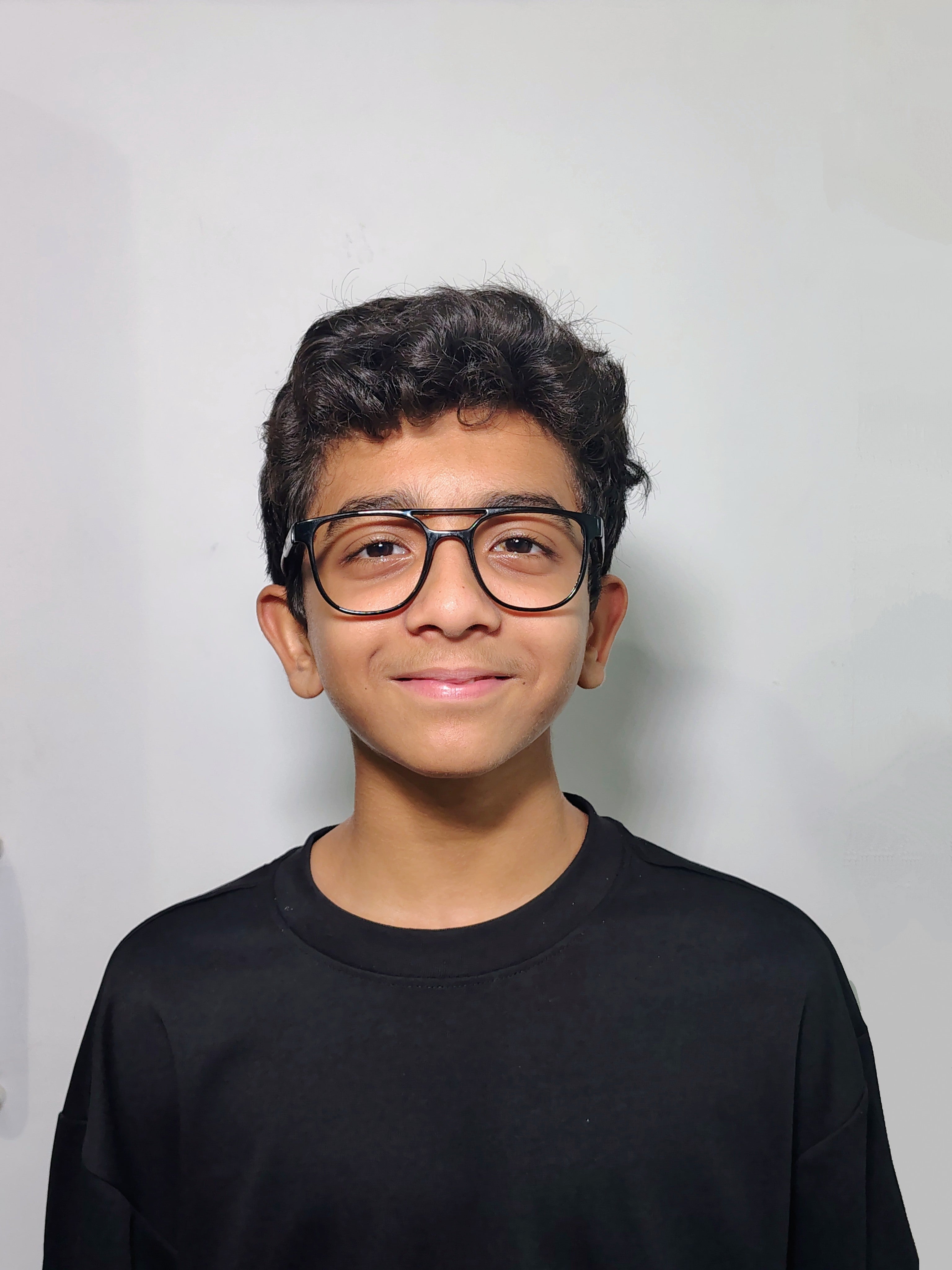 Attraction Double Bar Glossy Black Frame