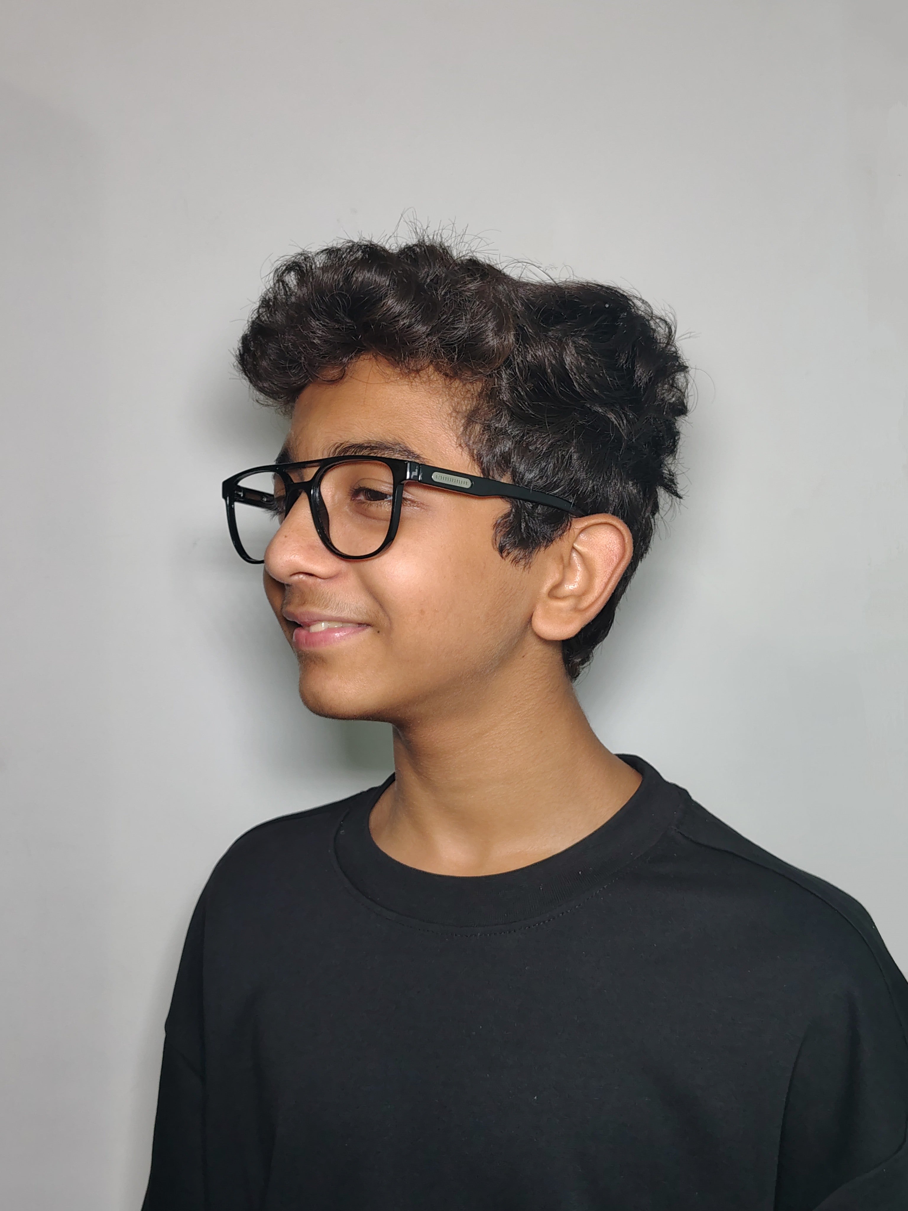 Attraction Double Bar Glossy Black Frame