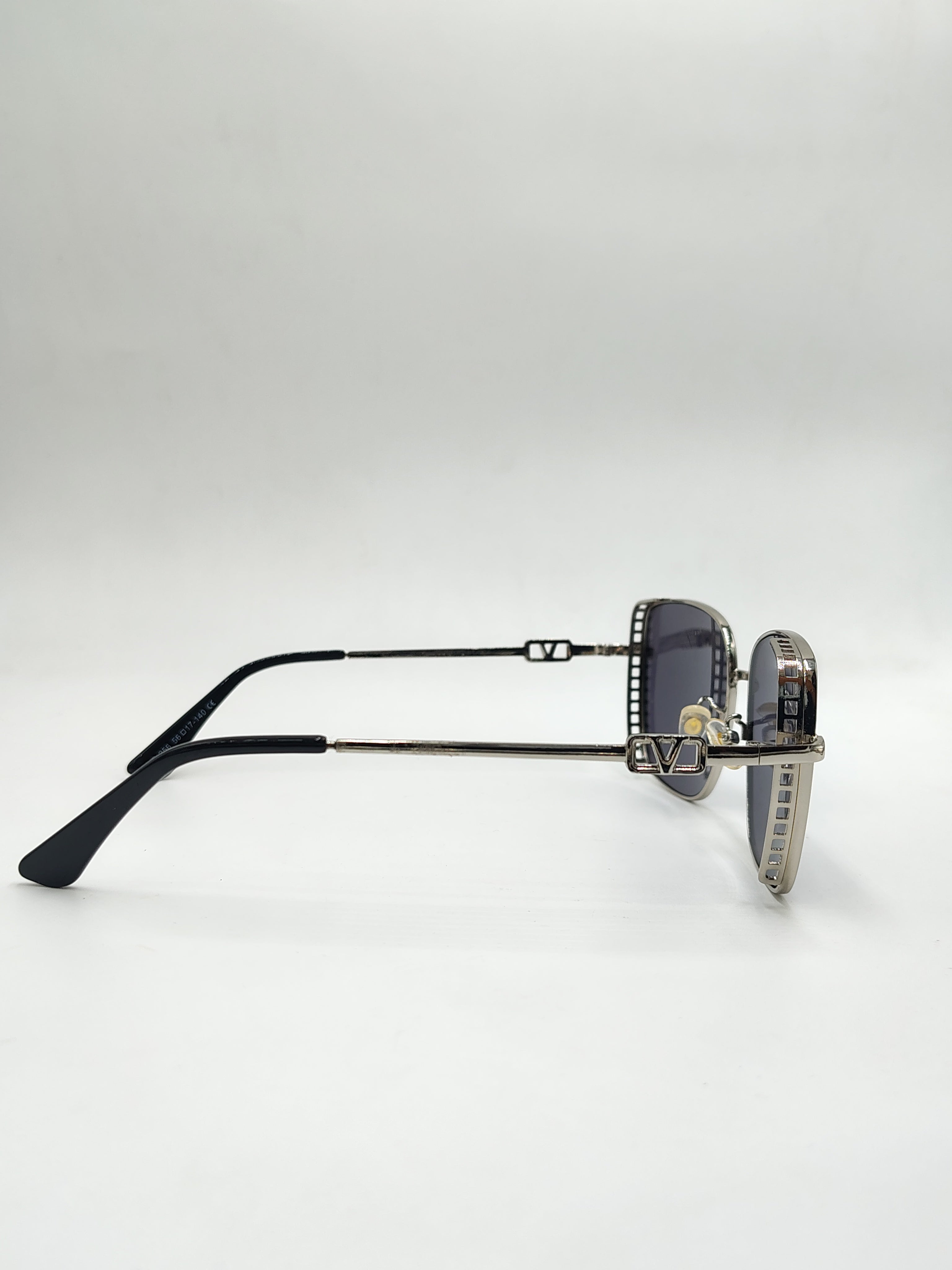 Eyeket Metallic Black Woman Sunglasses