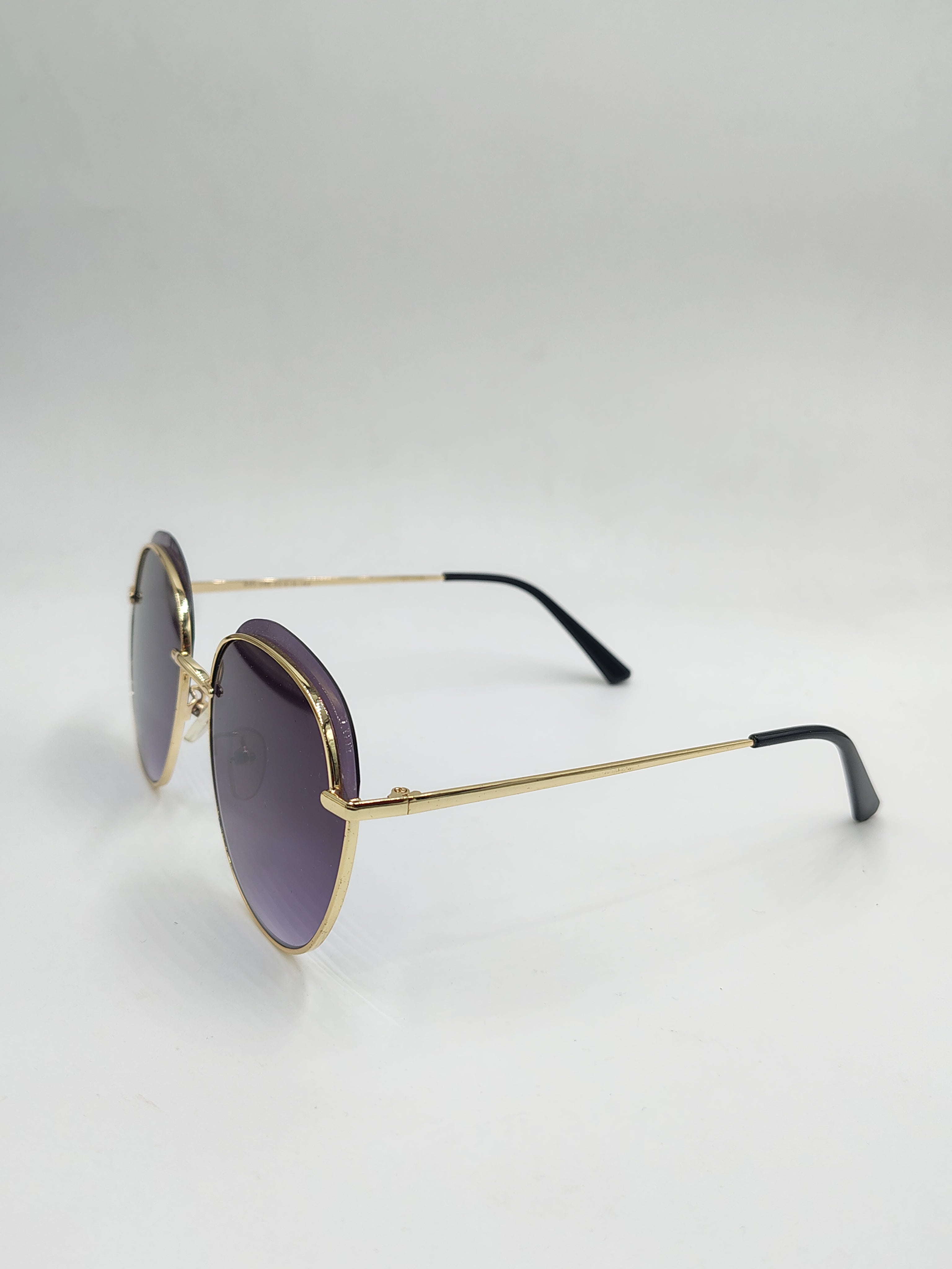 Eyeket Golden Black Round Woman Sunglasses