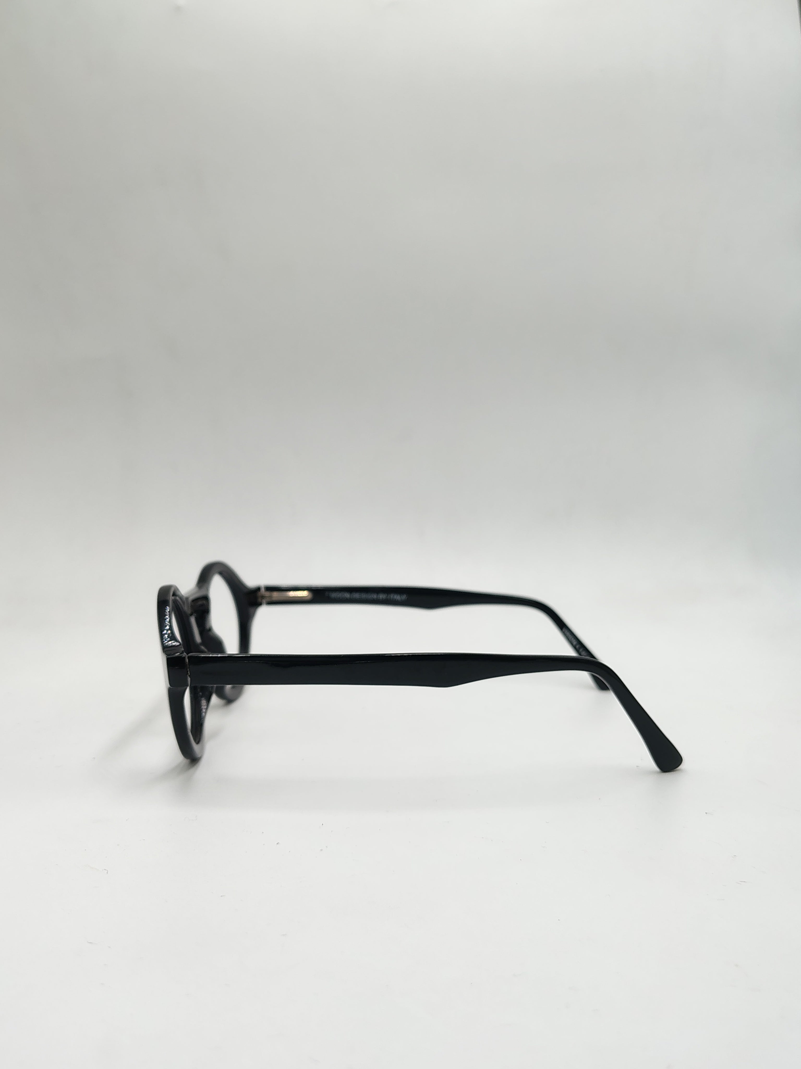 7 Moon One Piece Black Frame